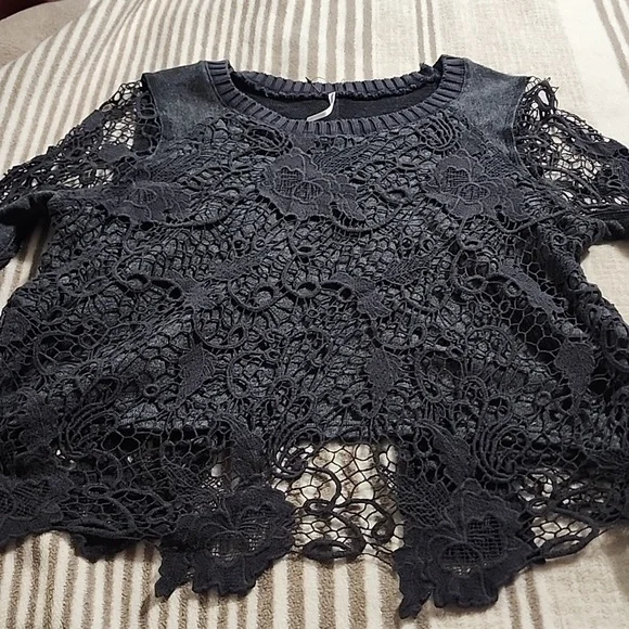 Free People “Pretty Rad” Sweater Gray Lace Crochet Split Back - Picture 6 of 8
